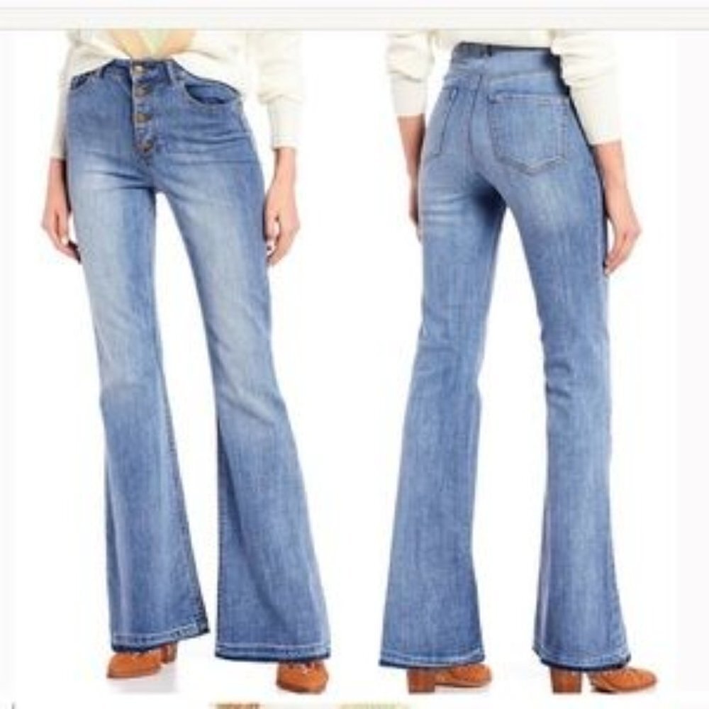 Gianni Bini High Rise Button Front Released Hem Light Wash Flare Jean Size 13